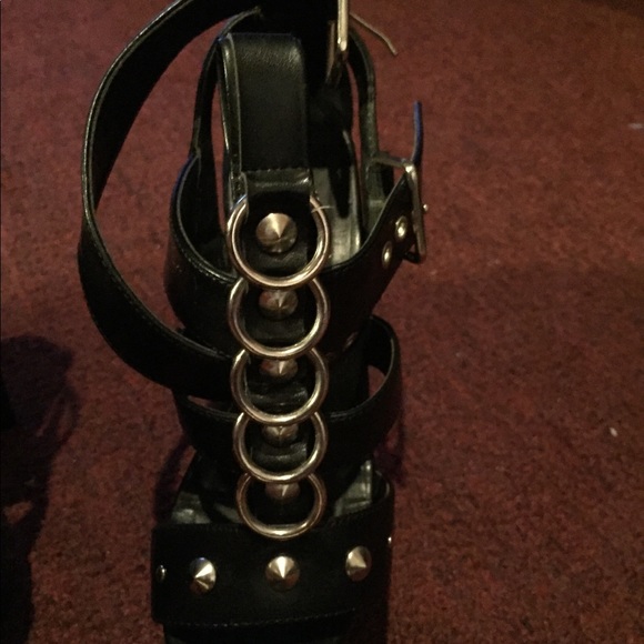 Sexy Stilettos - Picture 2 of 4